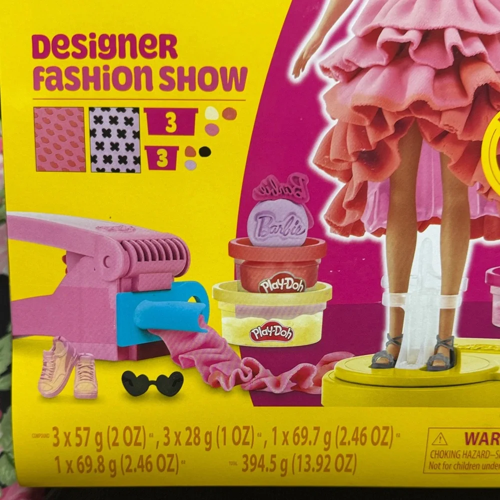 NEW Barbie Designer Fashion Show Set - Pink and Yellow